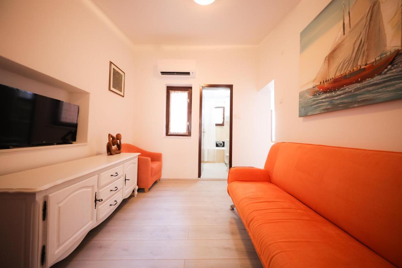 Two Bedroom Apartment In The Old Town Marija Zadar Exterior foto